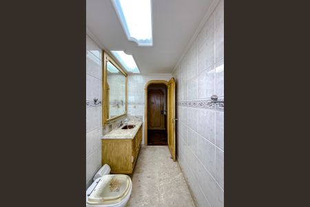 Apartamento à venda com 315m², 4 quartos e 4 vagasBanheiro da Suíte 2