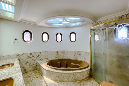 Apartamento à venda com 315m², 4 quartos e 4 vagasBanheiro da Suíte 4