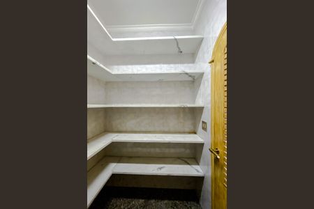 Apartamento à venda com 315m², 4 quartos e 4 vagasDespensa