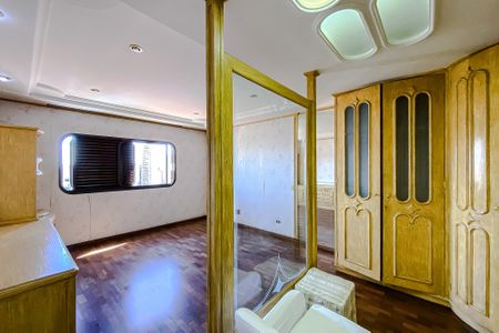 Apartamento à venda com 315m², 4 quartos e 4 vagasQuarto 4 - Suíte