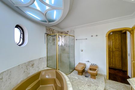 Apartamento à venda com 315m², 4 quartos e 4 vagasBanheiro da Suíte 4