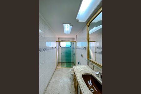 Apartamento à venda com 315m², 4 quartos e 4 vagasBanheiro da Suíte 2