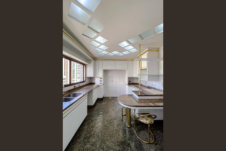 Apartamento à venda com 315m², 4 quartos e 4 vagasCozinha