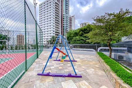 Apartamento à venda com 315m², 4 quartos e 4 vagasÁrea comum - Playground