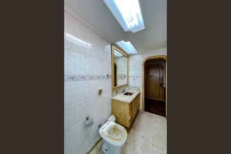 Apartamento à venda com 315m², 4 quartos e 4 vagasBanheiro da Suíte 2