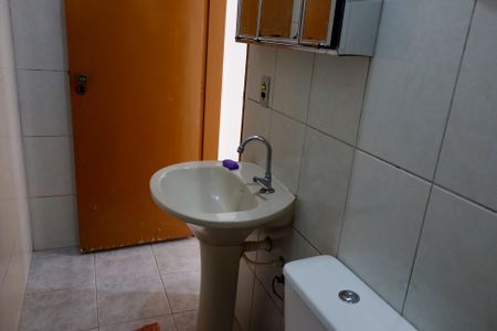 Casa para alugar com 55m², 1 quarto e 1 vaga Casa para alugar com 55m², 1 quarto e 1 vagaBanheiro