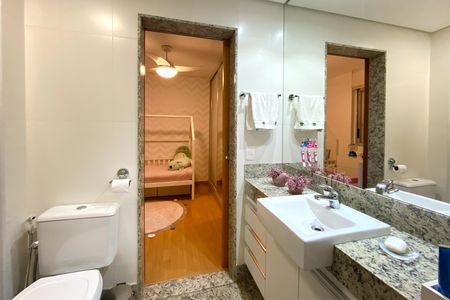 Apartamento à venda com 85m², 3 quartos e 2 vagasBanheiro das Semisuites