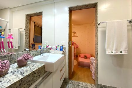 Apartamento à venda com 85m², 3 quartos e 2 vagasBanheiro das Semisuites