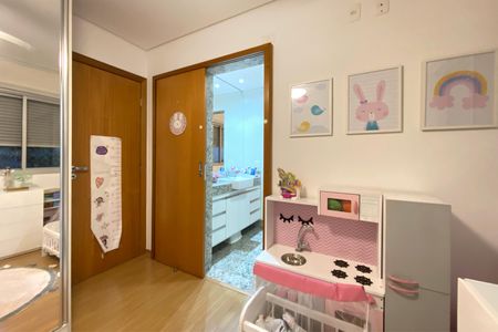 Apartamento à venda com 85m², 3 quartos e 2 vagasSemisuite 1