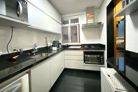Apartamento à venda com 85m², 3 quartos e 2 vagasCozinha