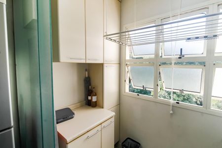 Apartamento à venda com 75m², 3 quartos e 1 vagaÁrea de Serviço