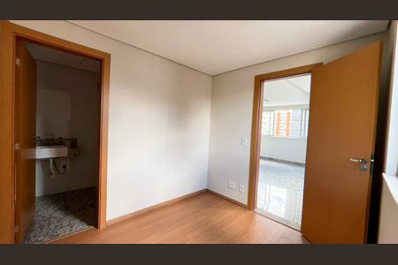 Apartamento à venda com 64m², 2 quartos e 1 vagaFoto 05
