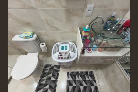 Casa à venda com 64m², 3 quartos e 1 vaga Casa à venda com 64m², 3 quartos e 1 vagaBanheiro 2