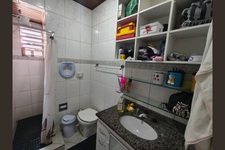 Casa à venda com 64m², 3 quartos e 1 vaga Casa à venda com 64m², 3 quartos e 1 vagaBanheiro