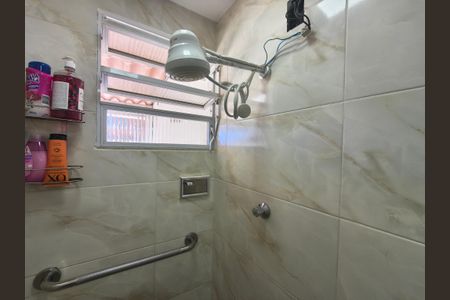 Casa à venda com 64m², 3 quartos e 1 vaga Casa à venda com 64m², 3 quartos e 1 vagaBanheiro 2