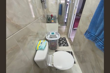 Casa à venda com 64m², 3 quartos e 1 vaga Casa à venda com 64m², 3 quartos e 1 vagaBanheiro 2