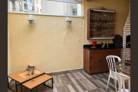 Casa de condomínio à venda com 225m², 3 quartos e 2 vagas