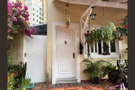 Casa de condomínio à venda com 225m², 3 quartos e 2 vagas