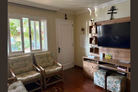 Casa de condomínio à venda com 225m², 3 quartos e 2 vagas