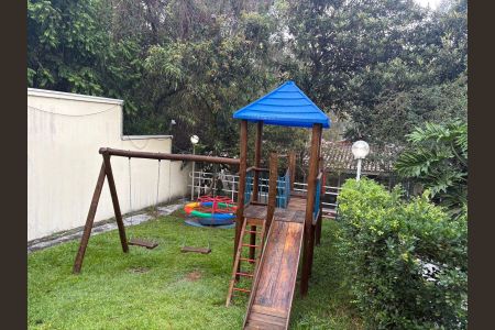 Casa de condomínio à venda com 225m², 3 quartos e 2 vagas