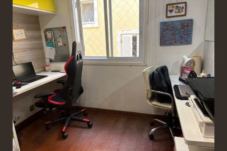 Casa de condomínio à venda com 225m², 3 quartos e 2 vagas