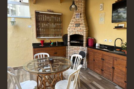 Casa de condomínio à venda com 225m², 3 quartos e 2 vagas