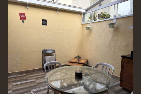 Casa de condomínio à venda com 225m², 3 quartos e 2 vagas