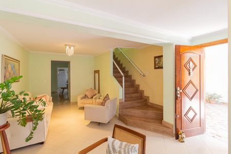 Casa para alugar com 300m², 3 quartos e 3 vagas Casa para alugar com 300m², 3 quartos e 3 vagasSala