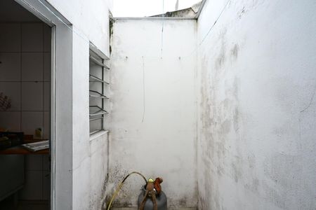 Casa para alugar com 60m², 2 quartos e 1 vagaÁrea de Serviço 