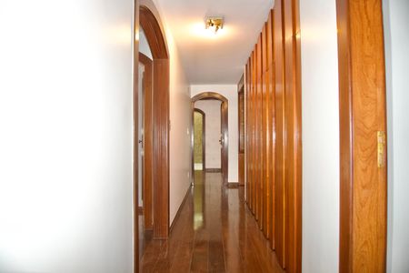 Apartamento para alugar com 370m², 6 quartos e 4 vagasCorredor 2