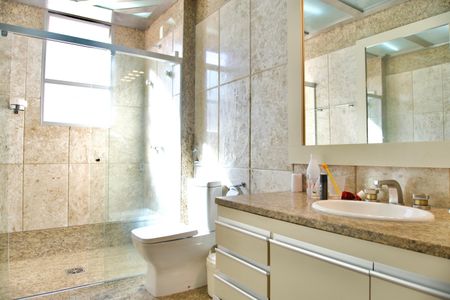 Apartamento para alugar com 370m², 6 quartos e 4 vagasBanheiro Social