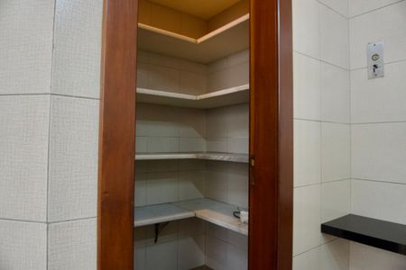 Apartamento para alugar com 370m², 6 quartos e 4 vagasCozinha - Dispensa