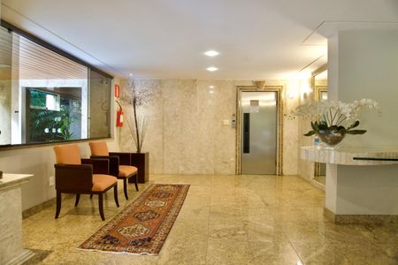 Apartamento para alugar com 370m², 6 quartos e 4 vagasHall de entrada