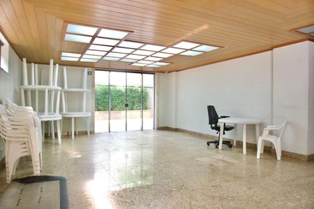 Apartamento para alugar com 370m², 6 quartos e 4 vagasÁrea comum - Salão de festas