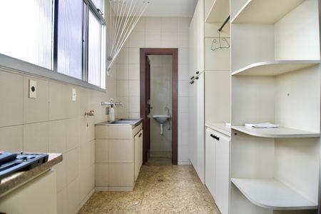 Apartamento para alugar com 370m², 6 quartos e 4 vagasÁrea de Serviço
