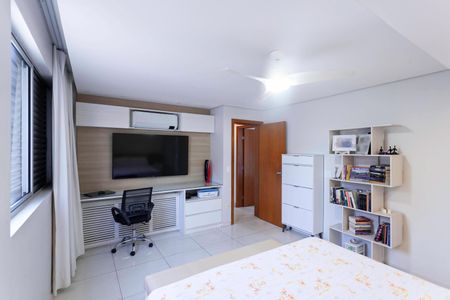 Apartamento à venda com 311m², 4 quartos e 2 vagasSuíte 2