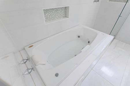 Apartamento à venda com 311m², 4 quartos e 2 vagasBanheiro da suíte 2