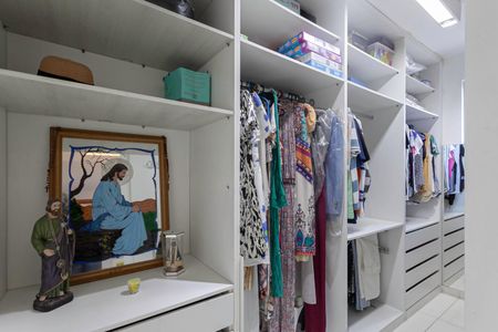 Apartamento à venda com 311m², 4 quartos e 2 vagasCloset da suíte 2