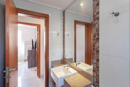 Apartamento à venda com 311m², 4 quartos e 2 vagasBanheiro social 