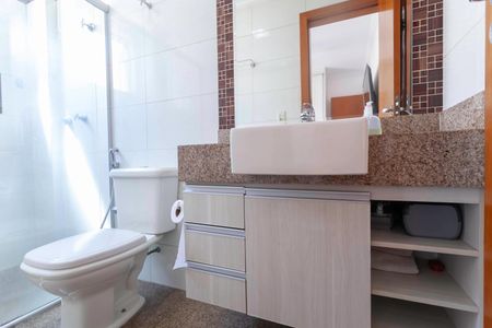 Apartamento à venda com 311m², 4 quartos e 2 vagasBanheiro da suíte 1