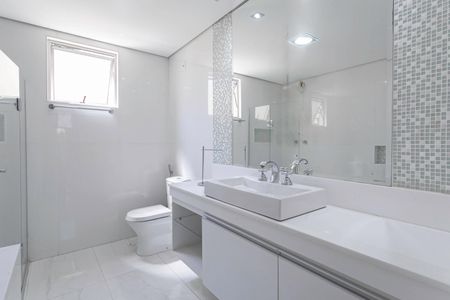 Apartamento à venda com 311m², 4 quartos e 2 vagasBanheiro da suíte 2