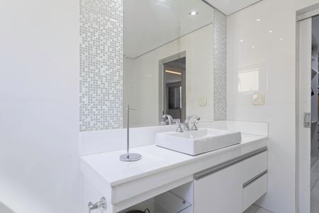 Apartamento à venda com 311m², 4 quartos e 2 vagasBanheiro da suíte 2