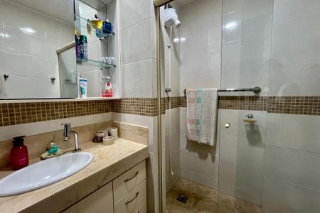 Apartamento para alugar com 110m², 3 quartos e 1 vagaBanheiro da suíte 