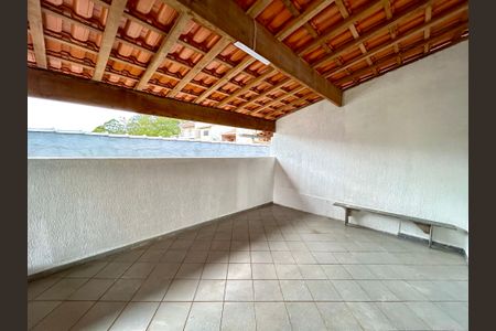 Casa para alugar com 120m², 2 quartos e 2 vagasQuintal