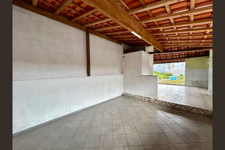 Casa para alugar com 120m², 2 quartos e 2 vagasQuintal