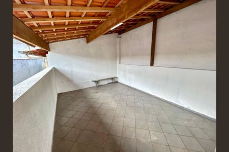 Casa para alugar com 120m², 2 quartos e 2 vagasQuintal