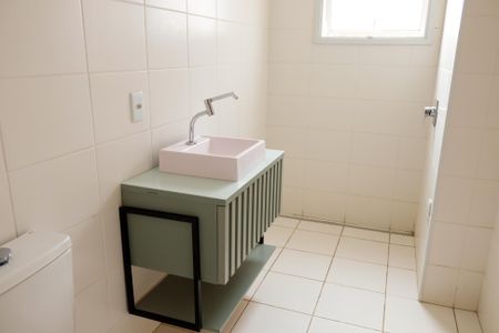 Apartamento à venda com 47m², 2 quartos e 1 vaga Apartamento à venda com 47m², 2 quartos e 1 vagaBanheiro
