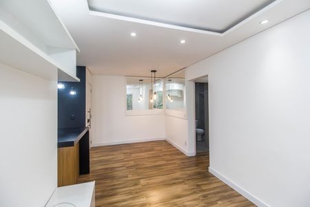 Sala  de apartamento para alugar com 2 quartos, 68m² em Jardim Tupanci, Barueri