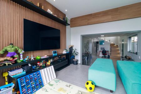 Sala de casa à venda com 3 quartos, 180m² em Jardim Monte Azul, São Paulo