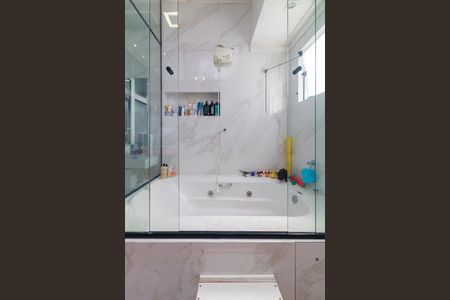 Casa à venda com 180m², 3 quartos e 1 vagaSuíte - Banheiro